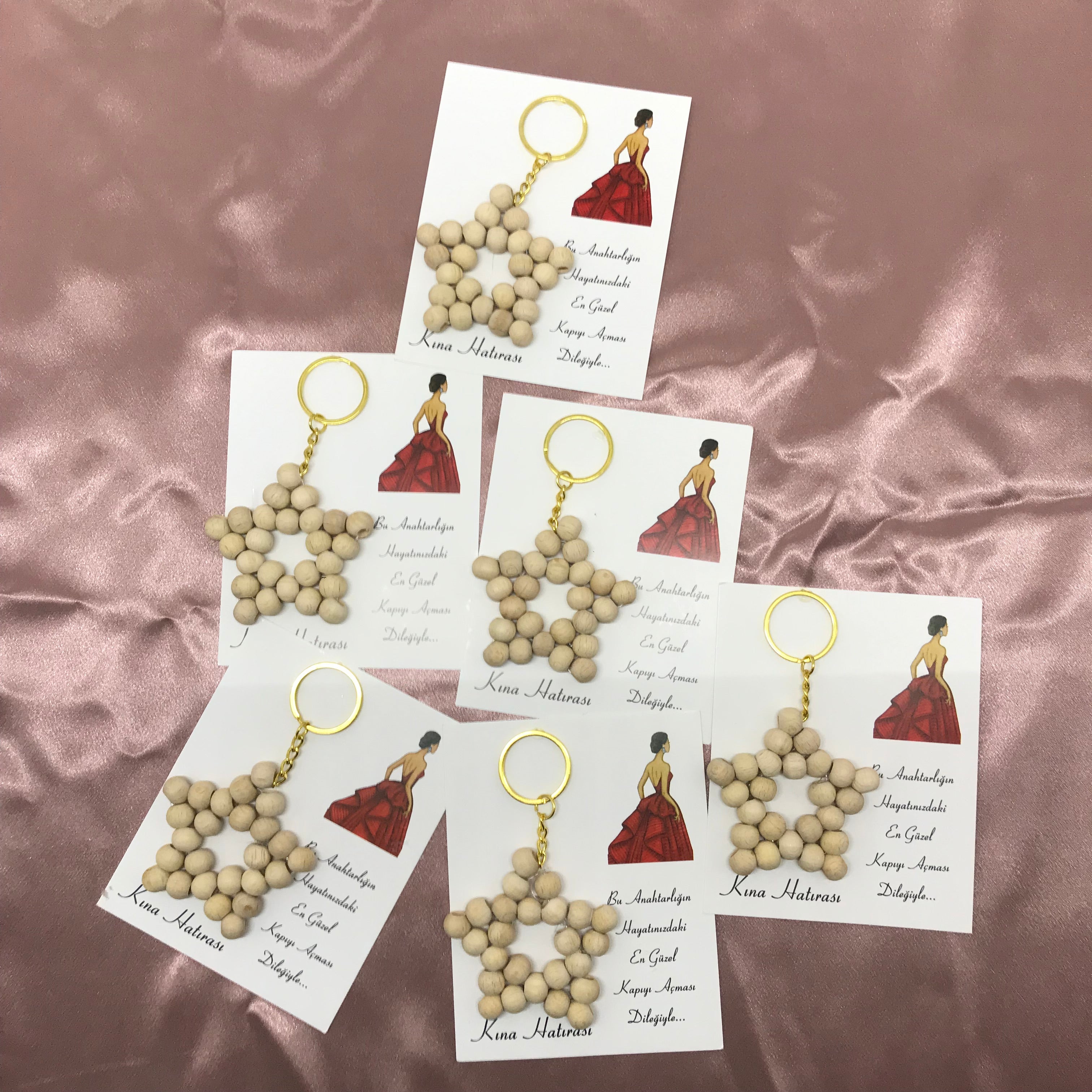 Kartlı Ahşap Boncuk Yıldız Anahtarlık