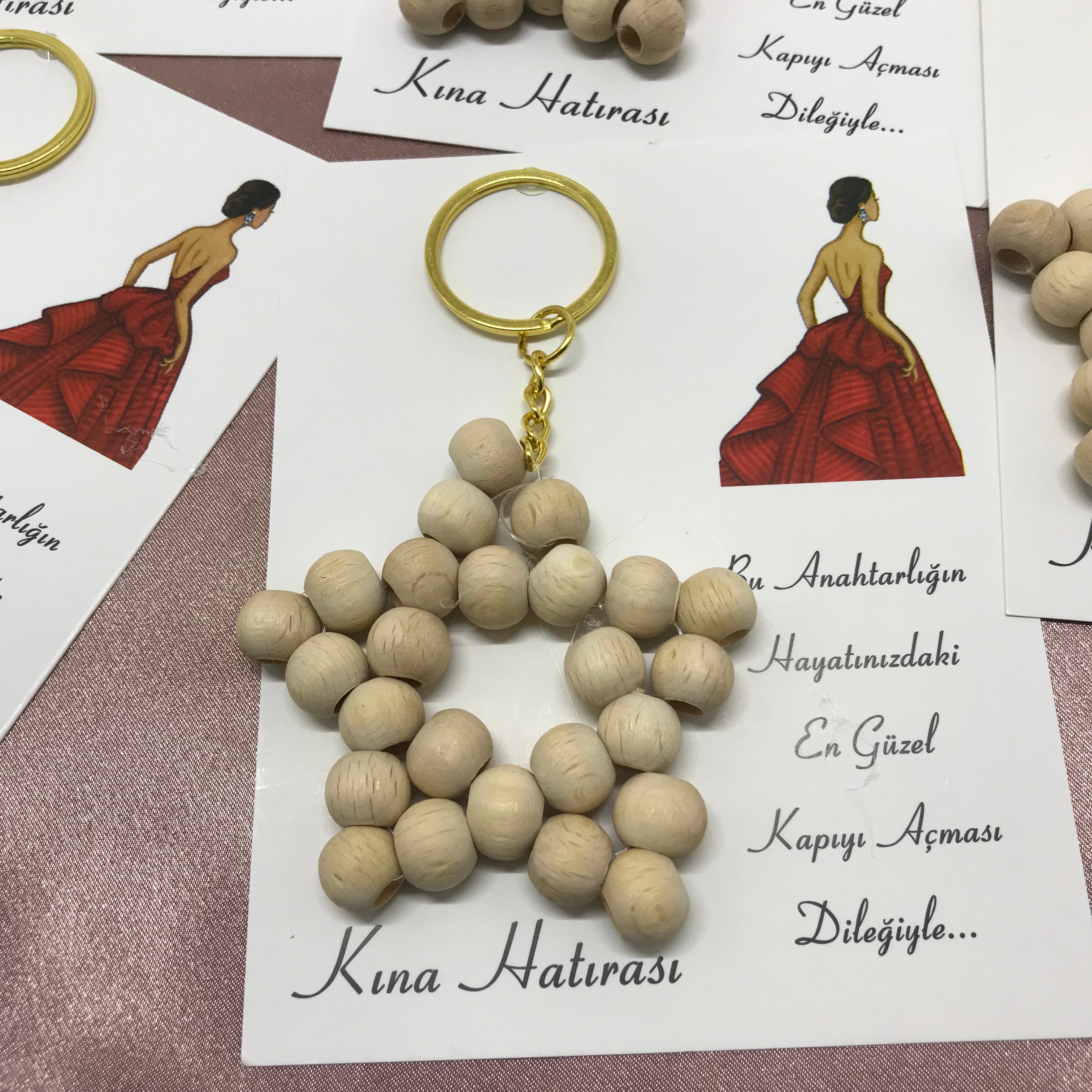 Kartlı Ahşap Boncuk Yıldız Anahtarlık