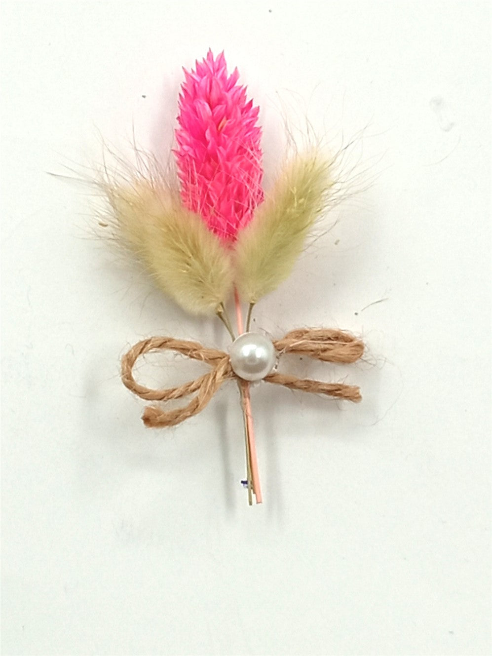 İnci Süslemeli Cipso Yaka Çiçeği