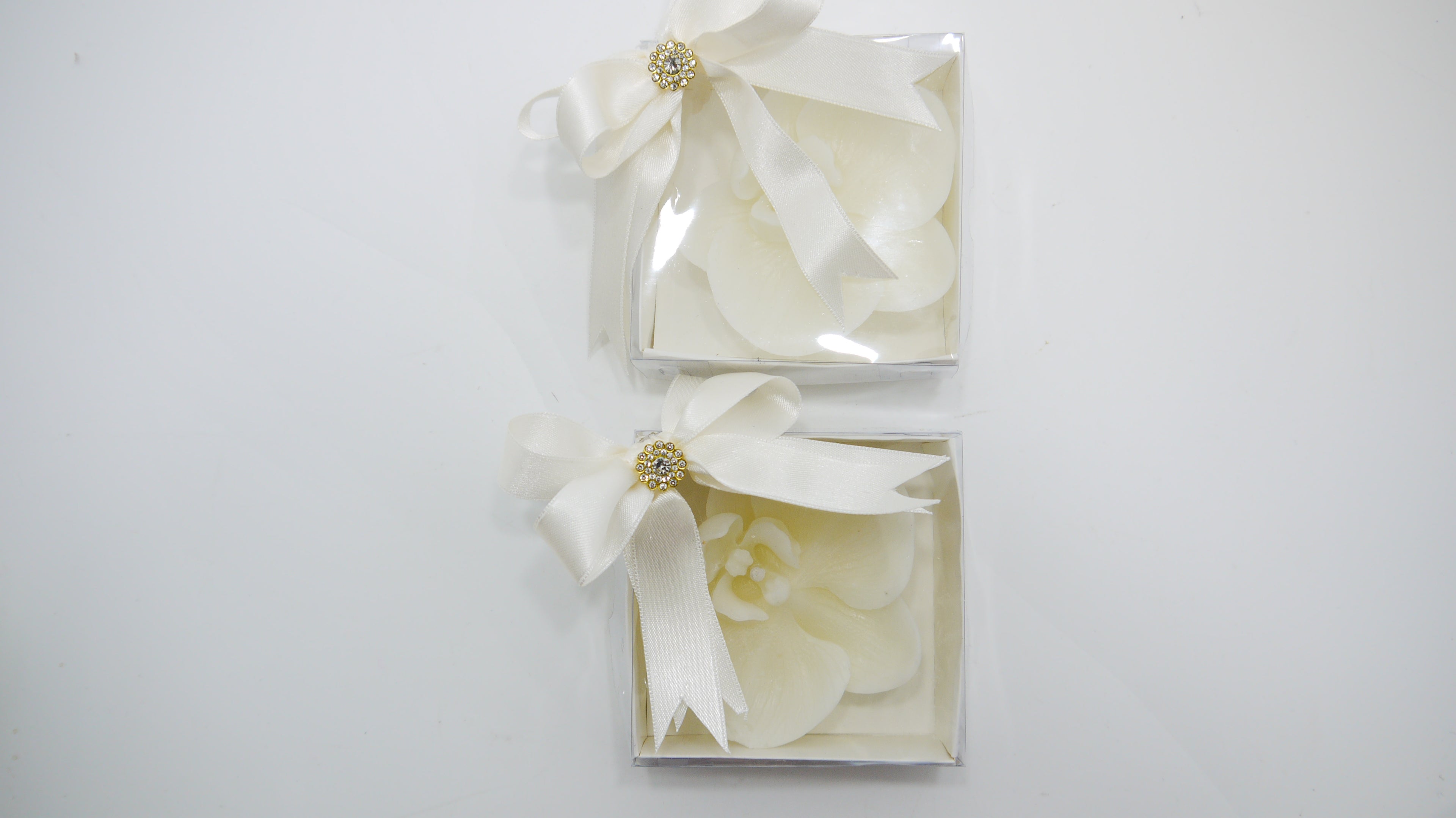 Asetat Kutulu Saten Fiyonklu Orkide Mum