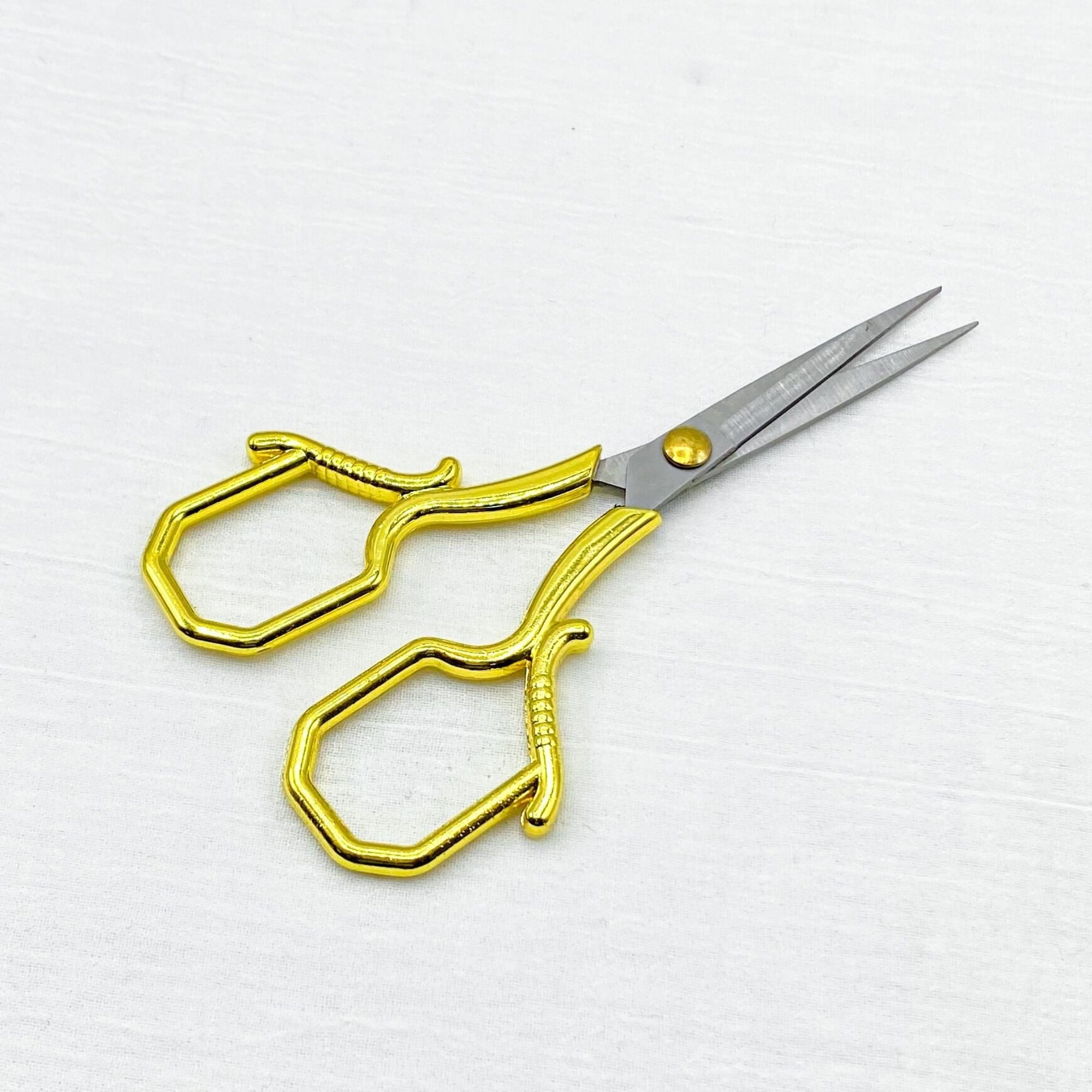 Altıgen Saplı El İşleri Makası