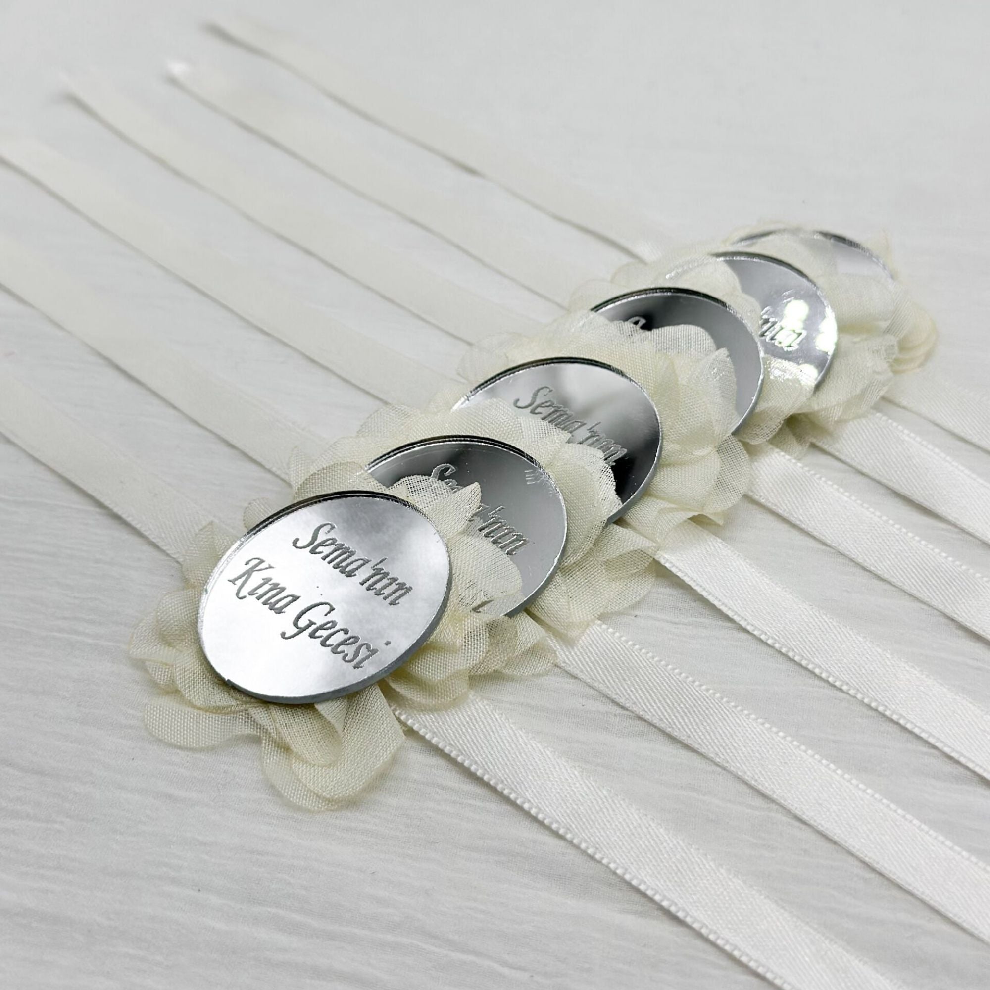 Pleksi İsimlikli Saten Nedime Bilekliği